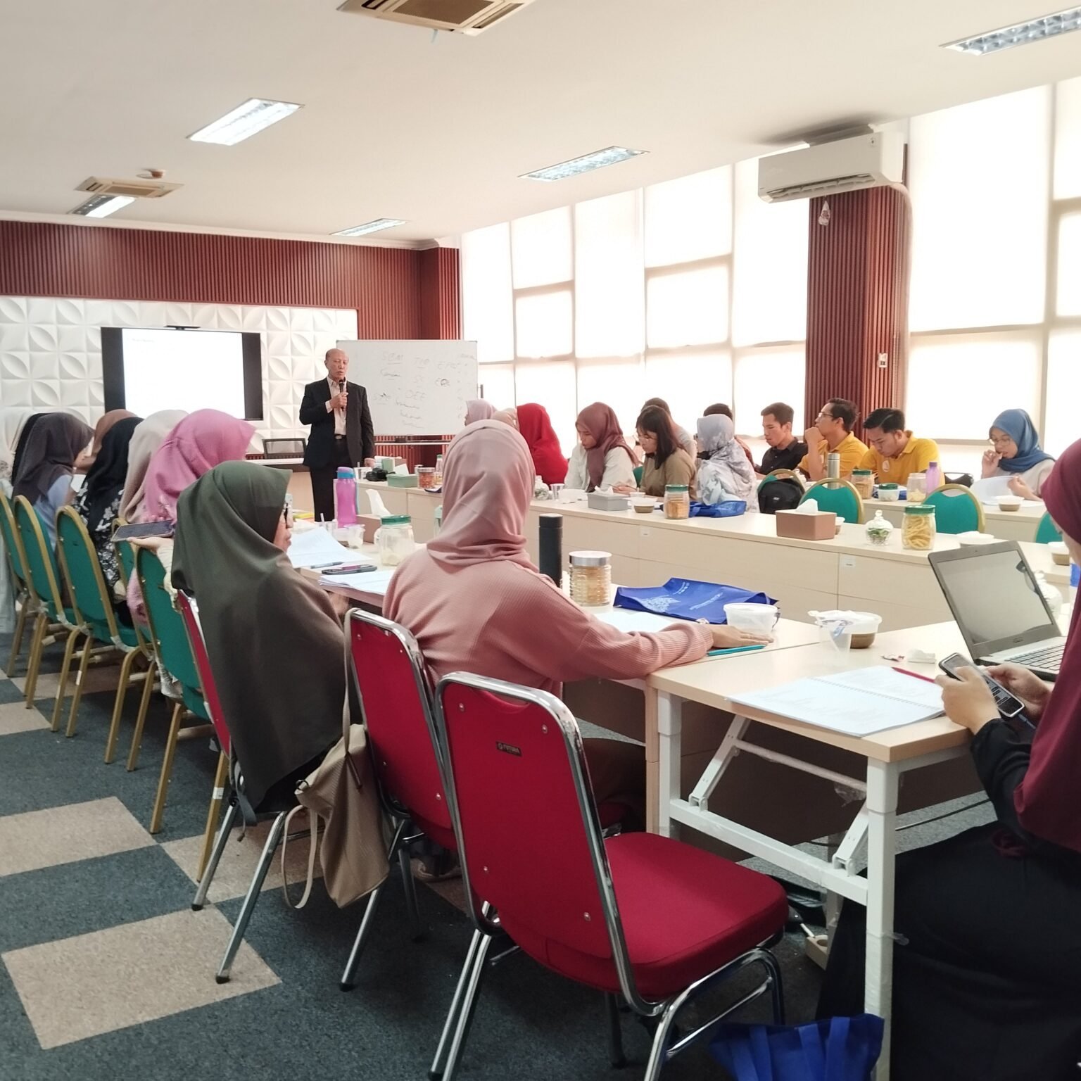 Training CPPKRTB - Cara Pembuatan Produk Perbekalan Kesehatan Rumah Tangga Yang Baik